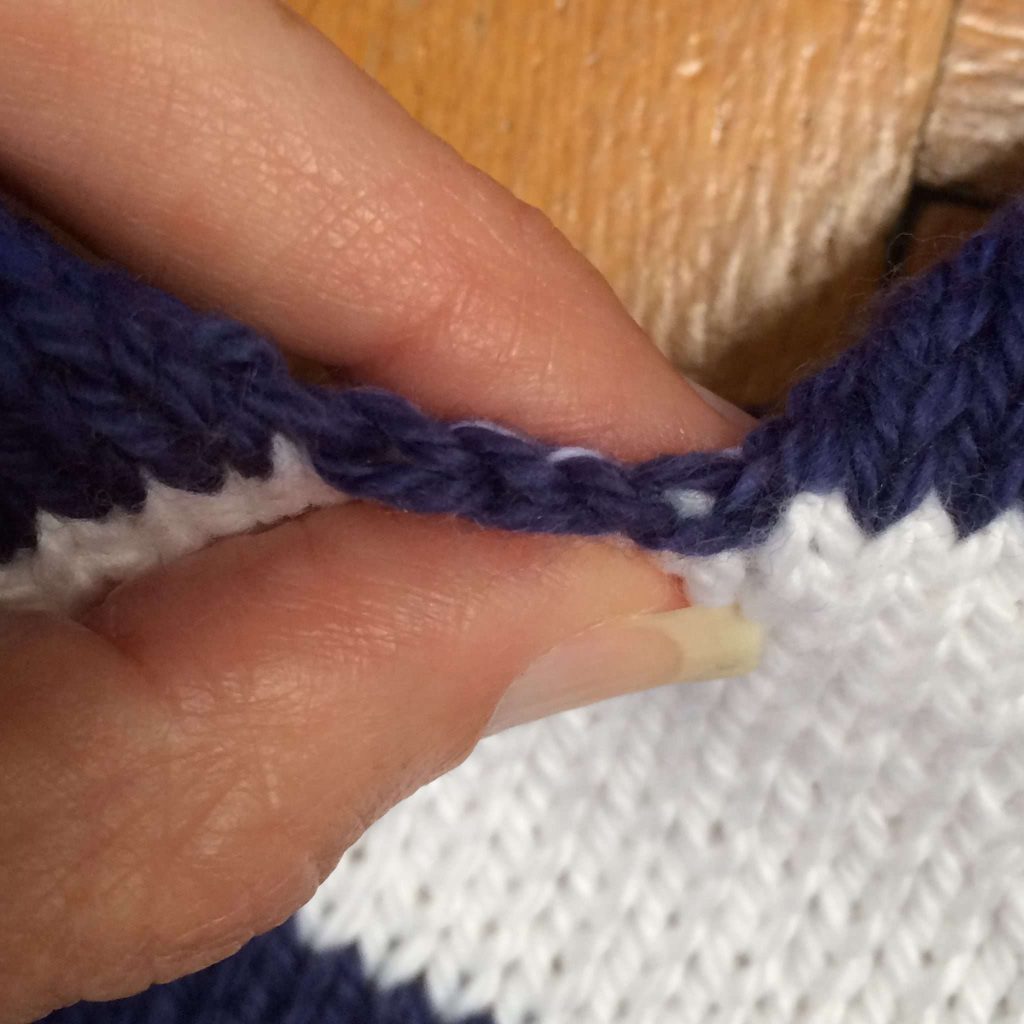 How to close the gap in knitting
